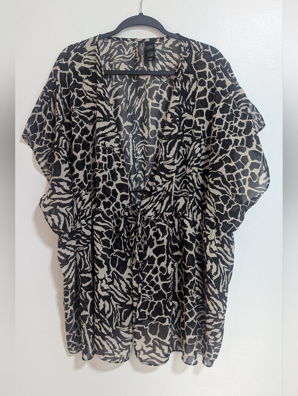 Bisou Bisou Size XL‎ Black and White Animal Print Sheer Tie Front Kimono Top
